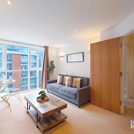 London Excel Stays - One Bed Apartment Екстериор снимка
