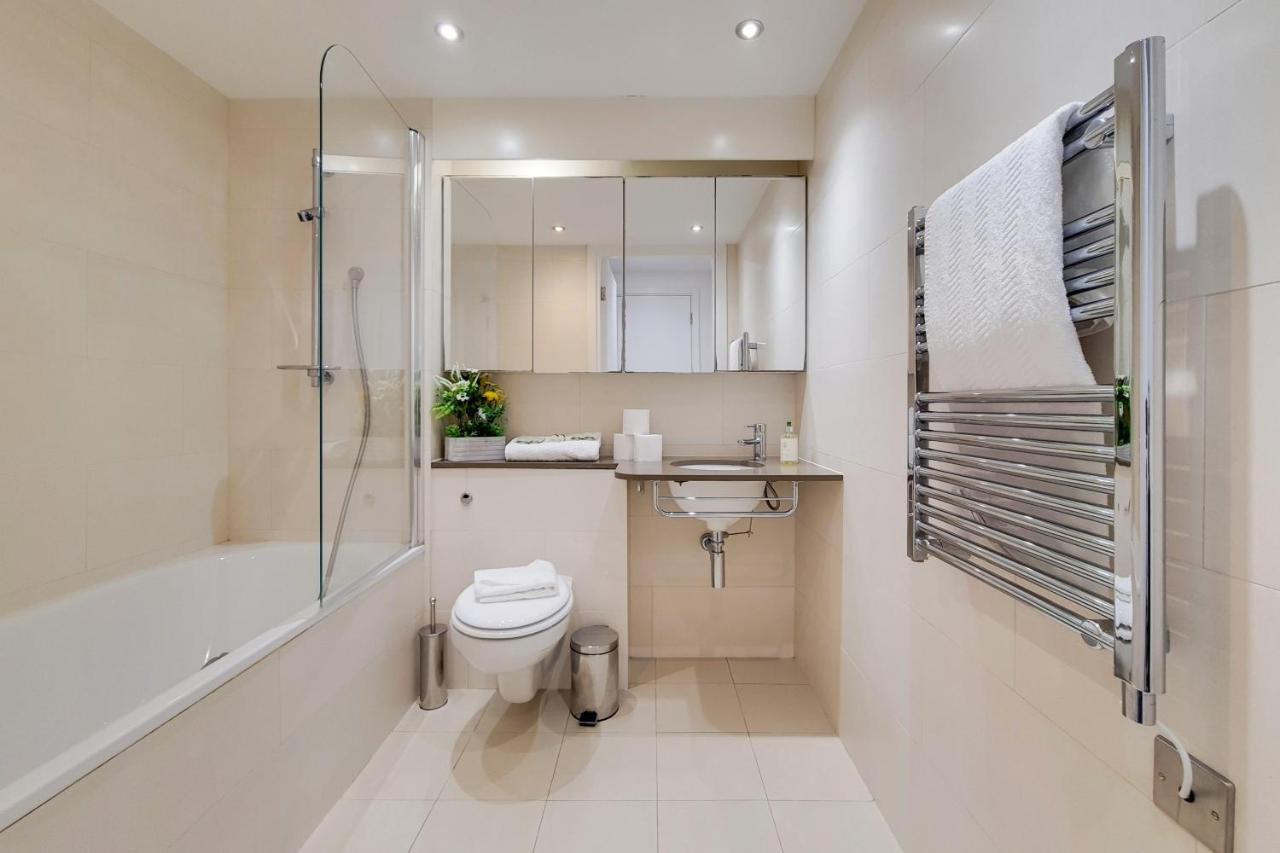 London Excel Stays - One Bed Apartment Екстериор снимка