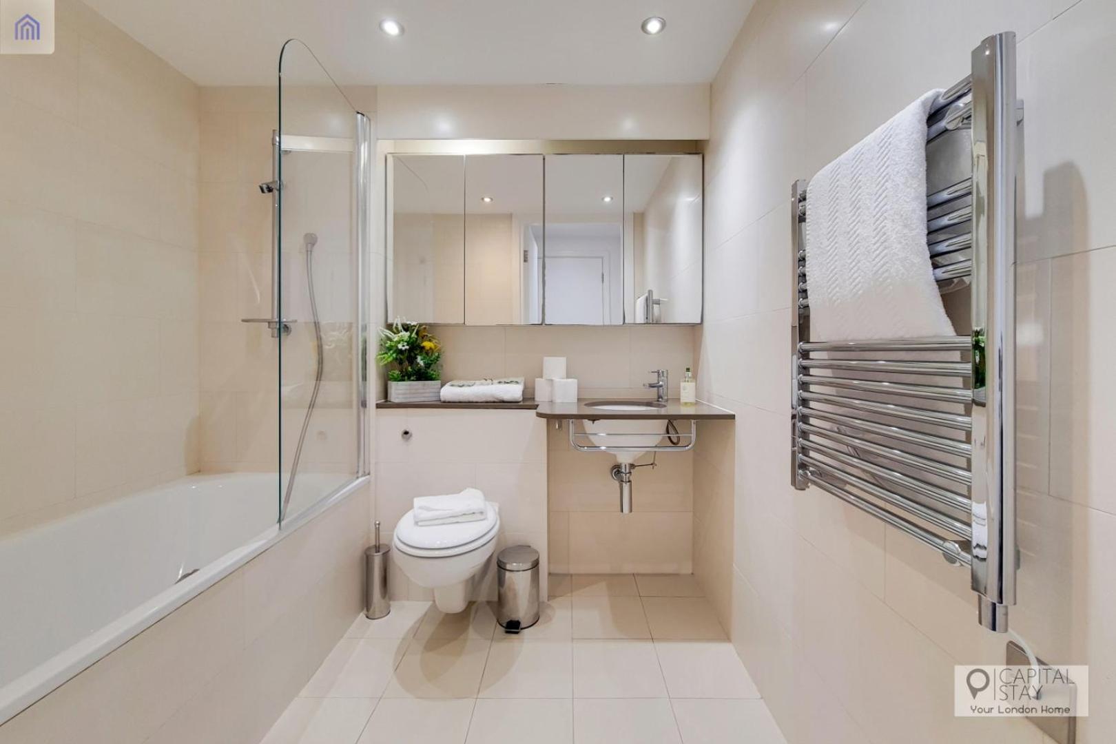 London Excel Stays - One Bed Apartment Екстериор снимка
