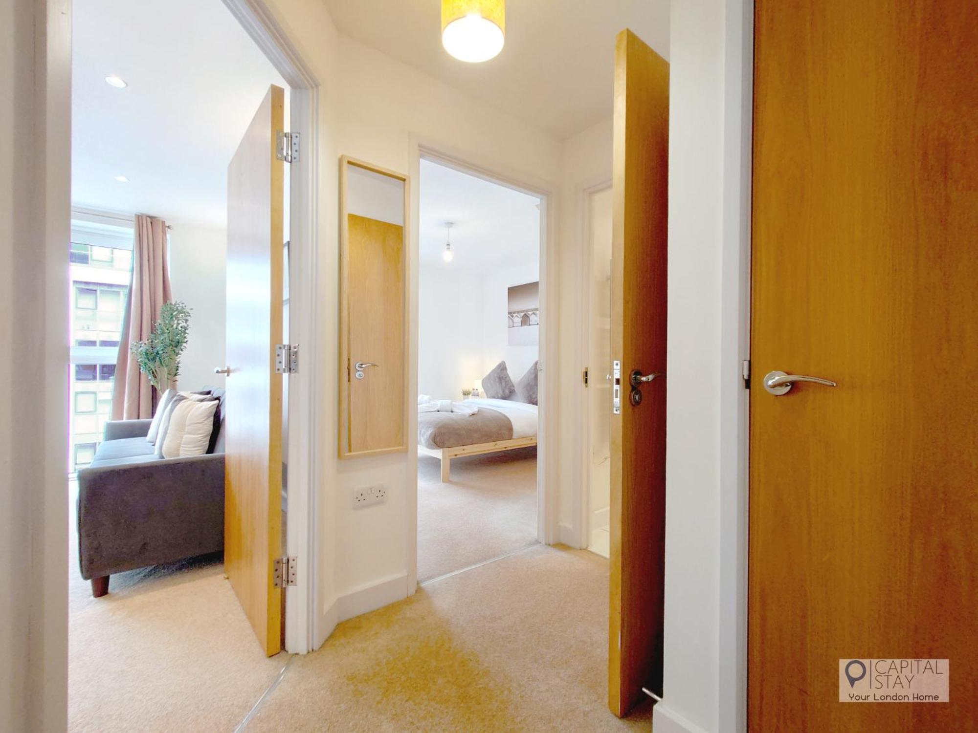 London Excel Stays - One Bed Apartment Екстериор снимка