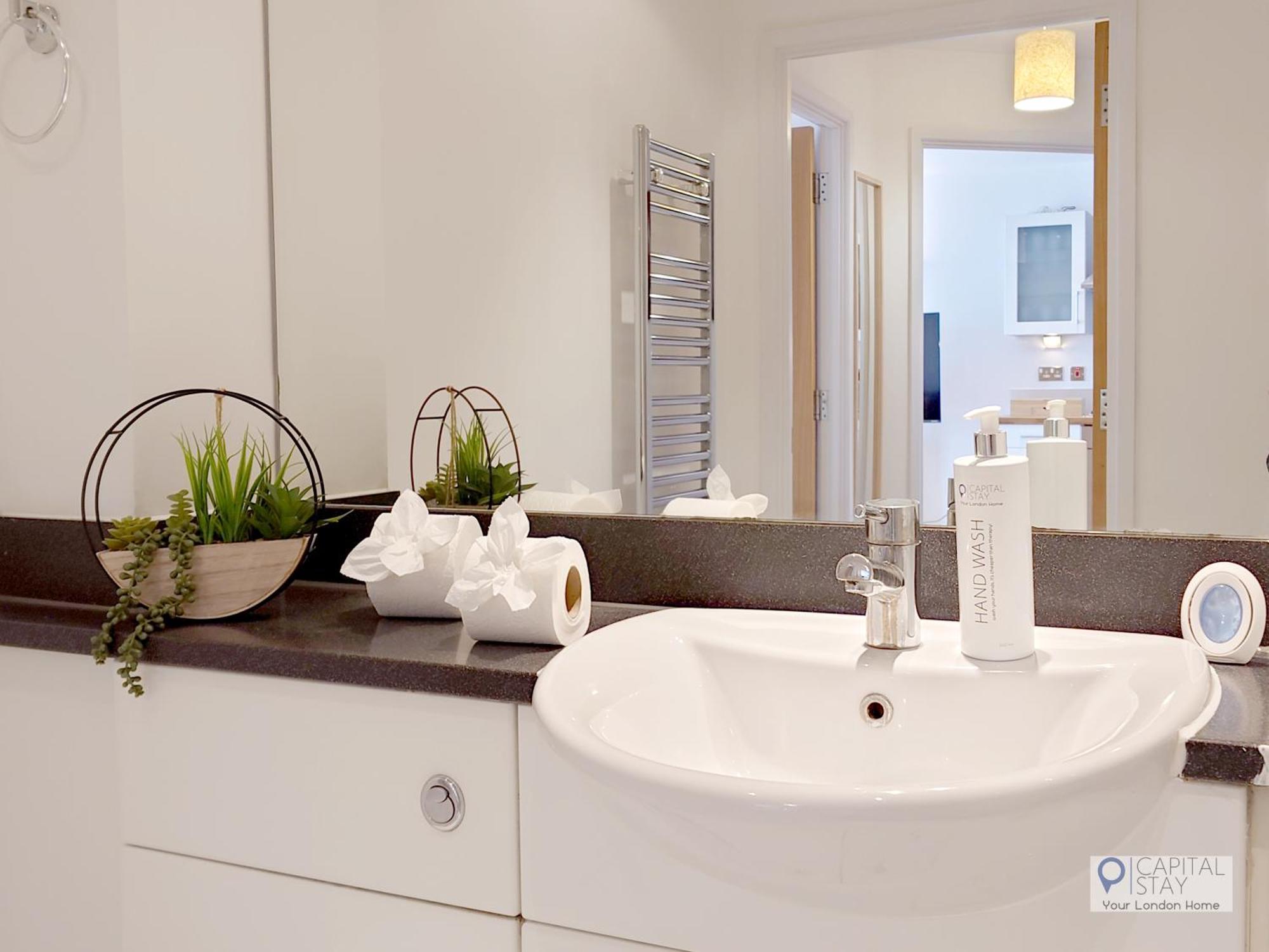 London Excel Stays - One Bed Apartment Екстериор снимка